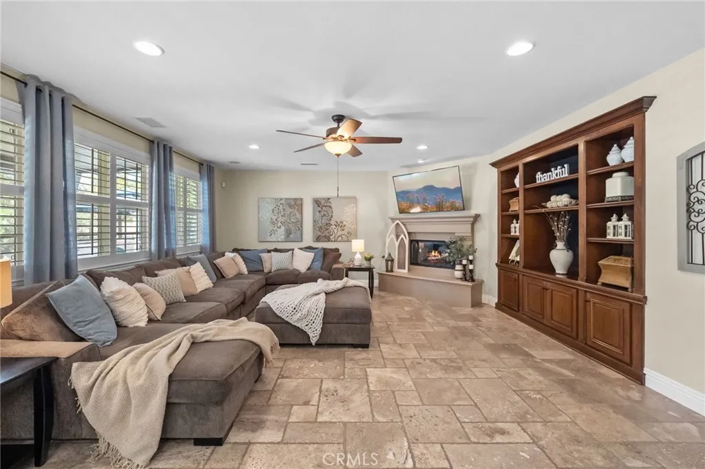 46331 Hunter Trail, Temecula, California 92592 home-pic-13