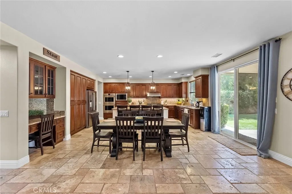 46331 Hunter Trail, Temecula, California 92592 home-pic-16
