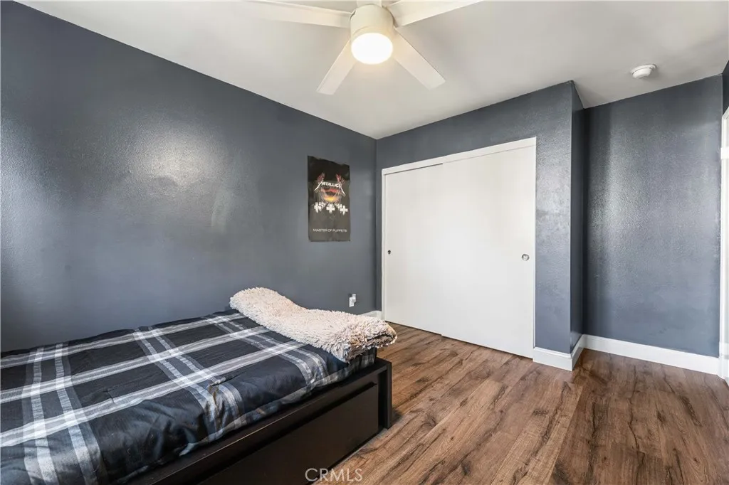 18146 Oxnard 48, Tarzana, California 91356 home-pic-26