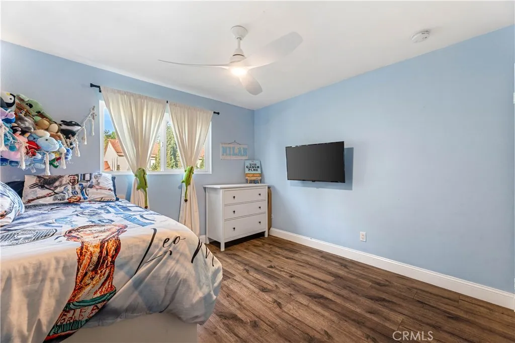 18146 Oxnard 48, Tarzana, California 91356 home-pic-30
