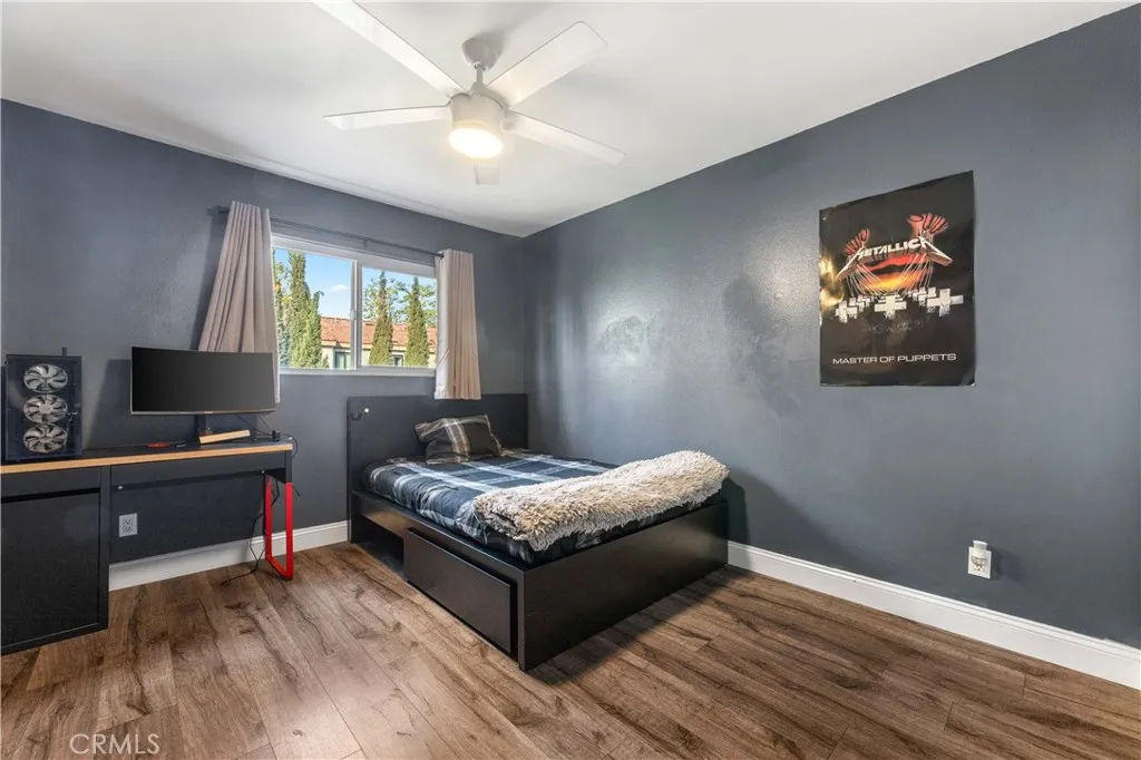 18146 Oxnard 48, Tarzana, California 91356 home-pic-24