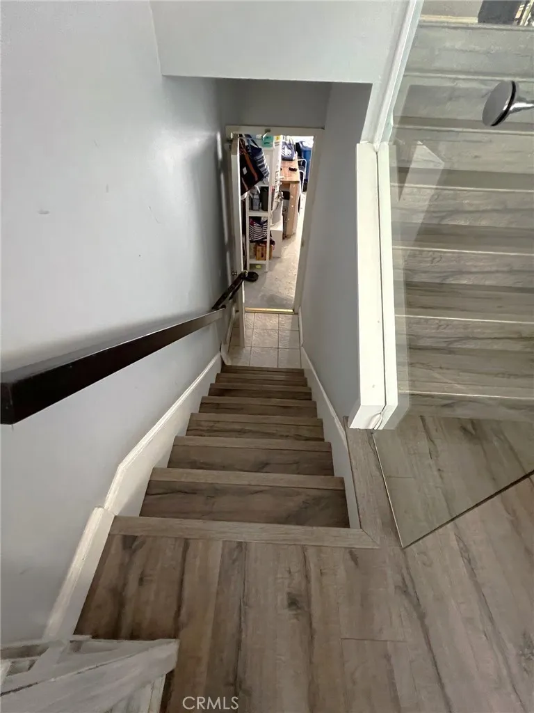 18146 Oxnard 48, Tarzana, California 91356 home-pic-35