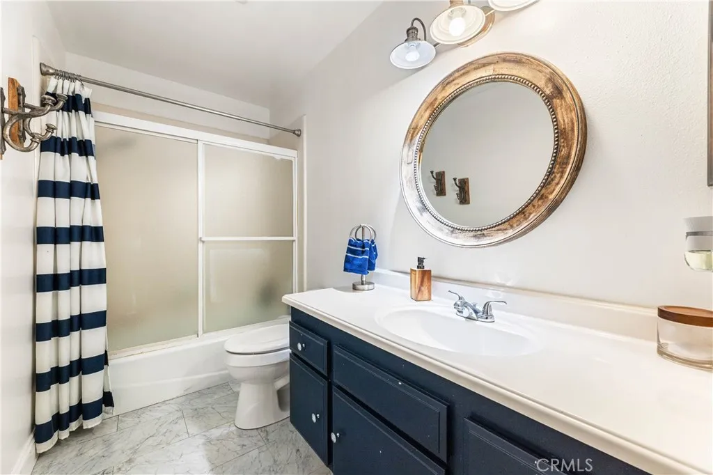 18146 Oxnard 48, Tarzana, California 91356 home-pic-27