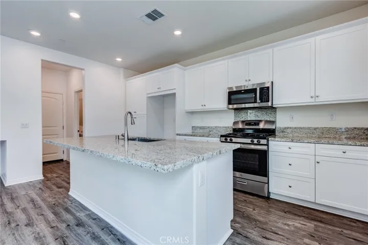 Kitchen with dining counter