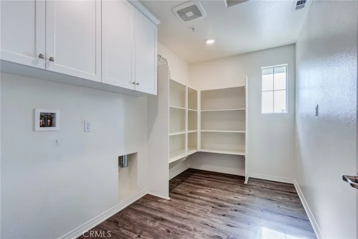 Very spacious Laundry room