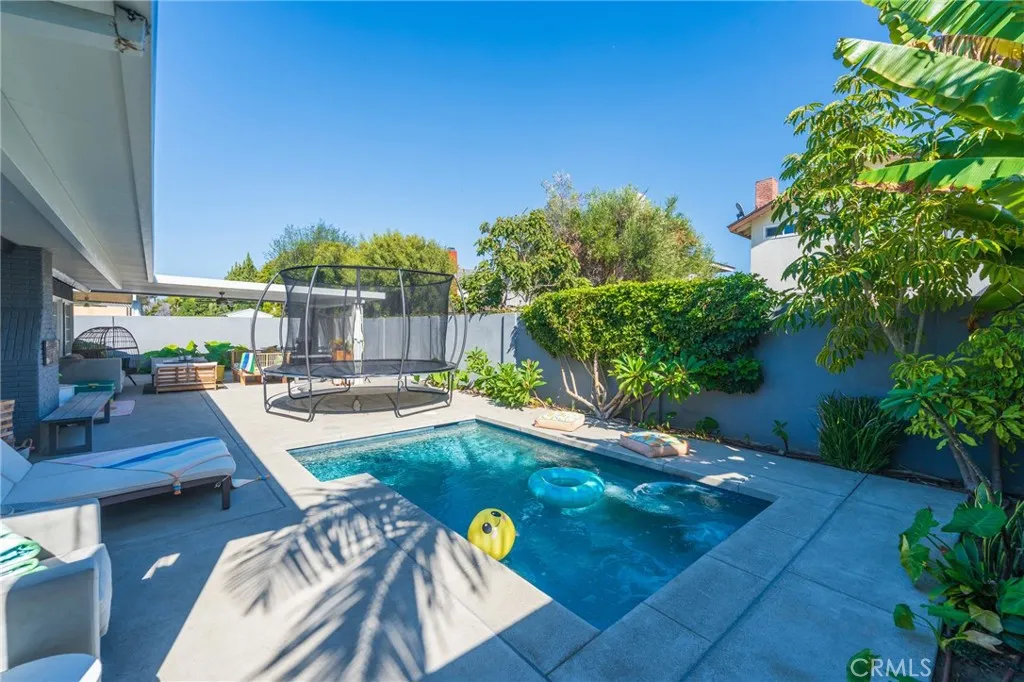 20582 Queens Park, Huntington Beach, California 92646 home-pic-36