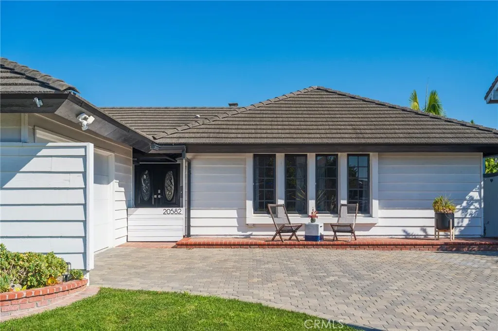 20582 Queens Park, Huntington Beach, California 92646 home-pic-1