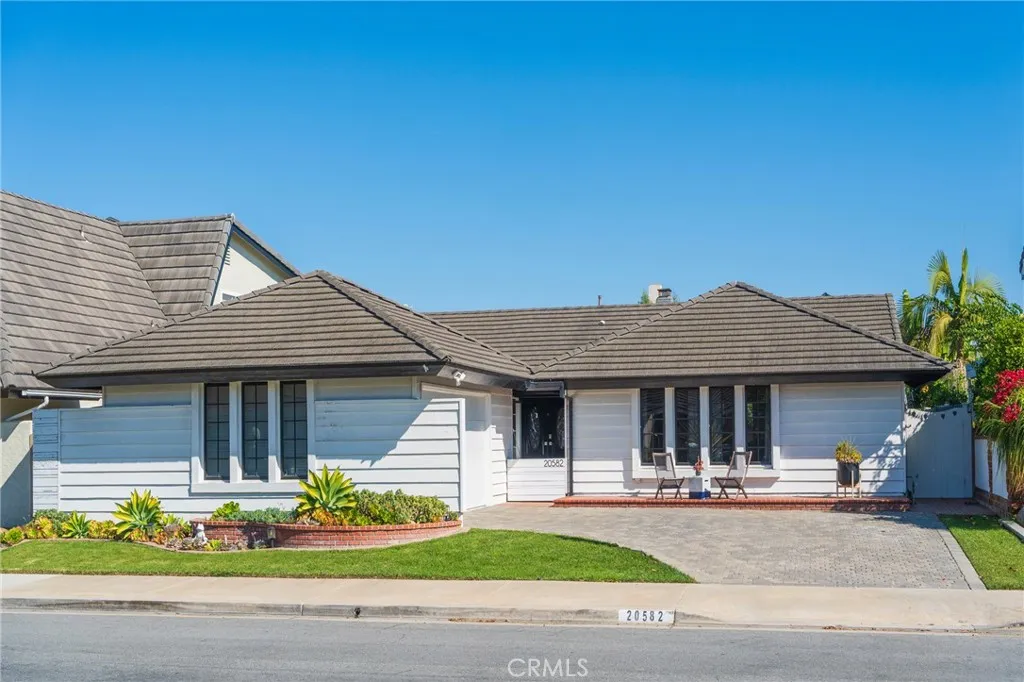 20582 Queens Park, Huntington Beach, California 92646 home-pic-0