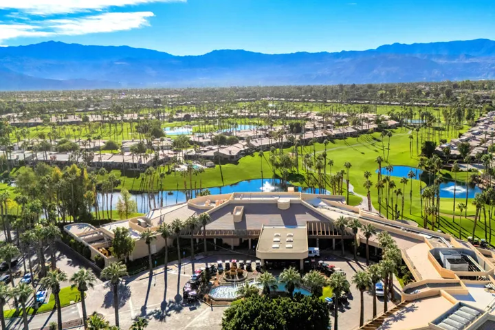 Palm Valley CC - Aerial Clubhouse View