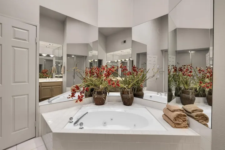 38873 Palm Valley - Primary Bdrm Bathrm