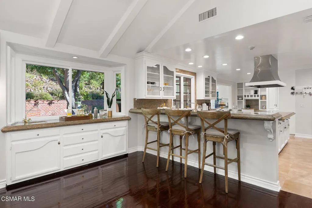 31640 Saddletree Drive, Westlake Village, California 91361 home-pic-11