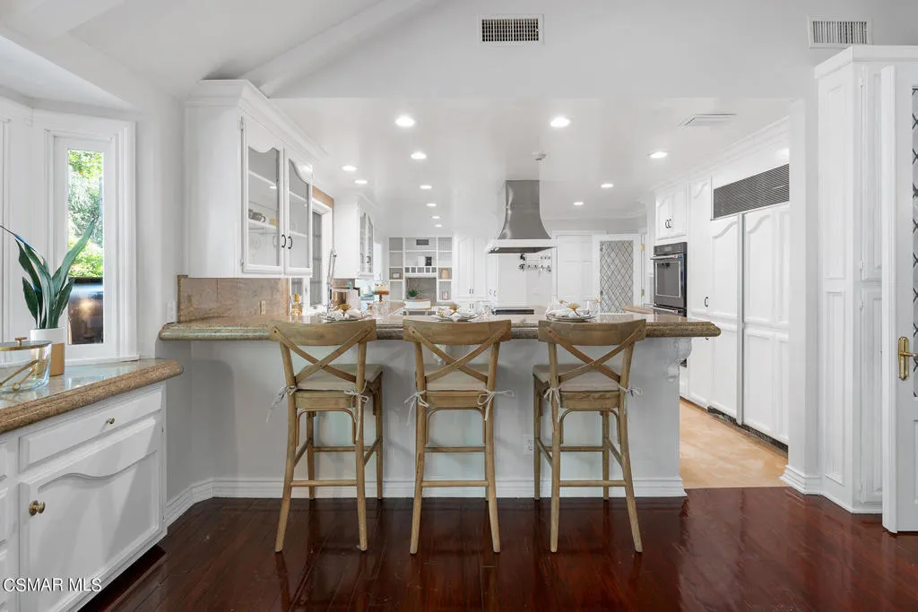 31640 Saddletree Drive, Westlake Village, California 91361 home-pic-14