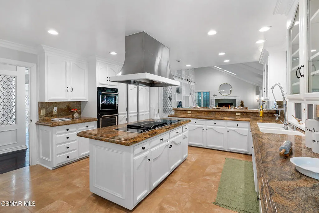 31640 Saddletree Drive, Westlake Village, California 91361 home-pic-15