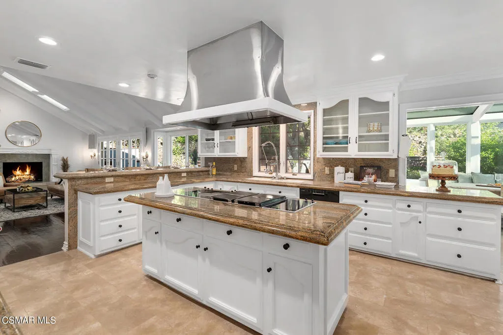 31640 Saddletree Drive, Westlake Village, California 91361 home-pic-16