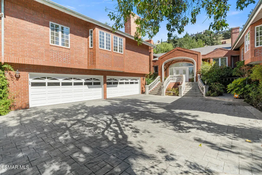 31640 Saddletree Drive, Westlake Village, California 91361 home-pic-2