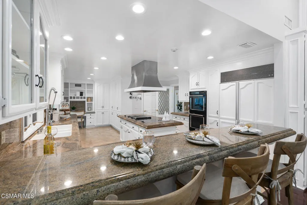 31640 Saddletree Drive, Westlake Village, California 91361 home-pic-12