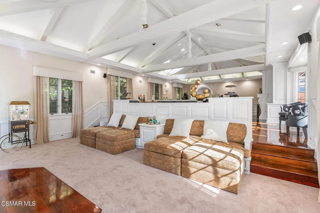 31640 Saddletree Drive, Westlake Village, California 91361 home-pic-31