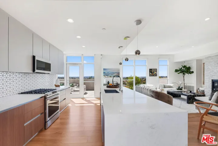8017 W Norton Avenue Ph3, West Hollywood, California 90046