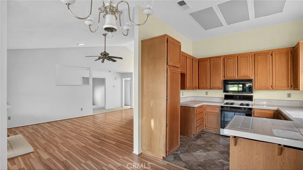 658 Torrey Pines, Banning, California 92220 home-pic-25