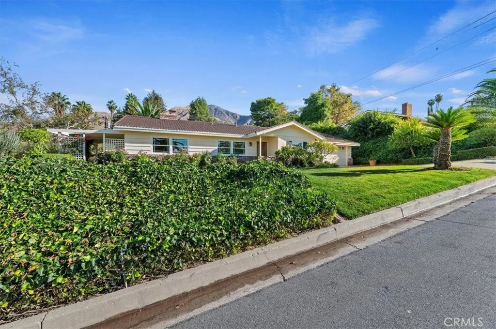 28680 Live Oak, Highland, California 92346 home-pic-2