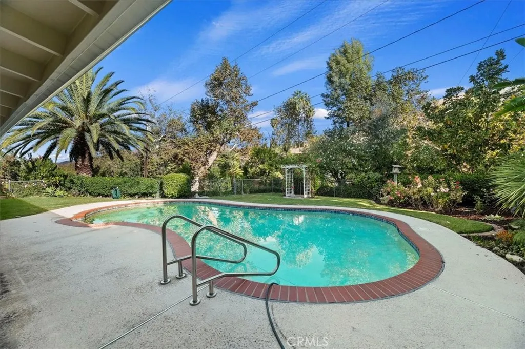 28680 Live Oak, Highland, California 92346 home-pic-33