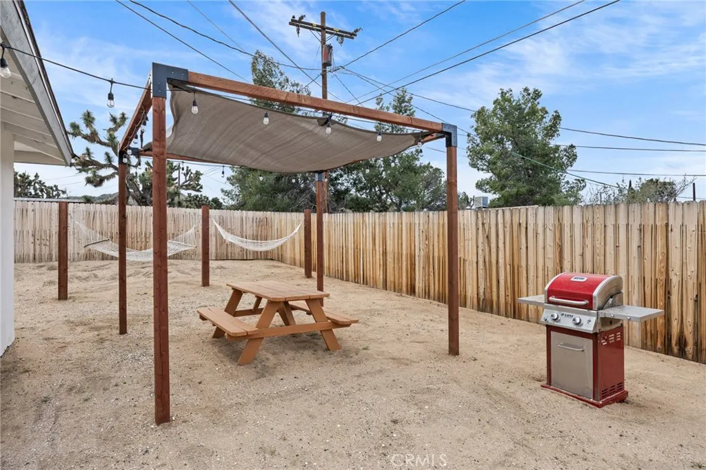 55585 Onaga, Yucca Valley, California 92284 home-pic-27
