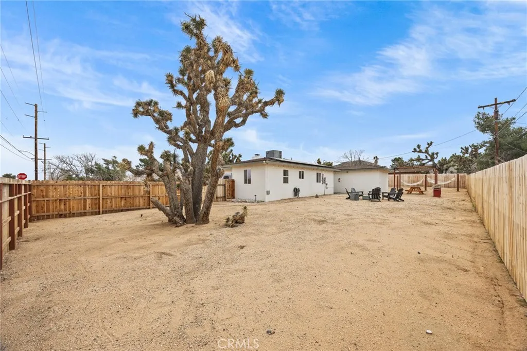55585 Onaga, Yucca Valley, California 92284 home-pic-32