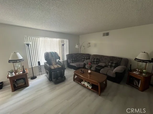 1140 Amberwood Drive, Hemet, California 92543 home-pic-11