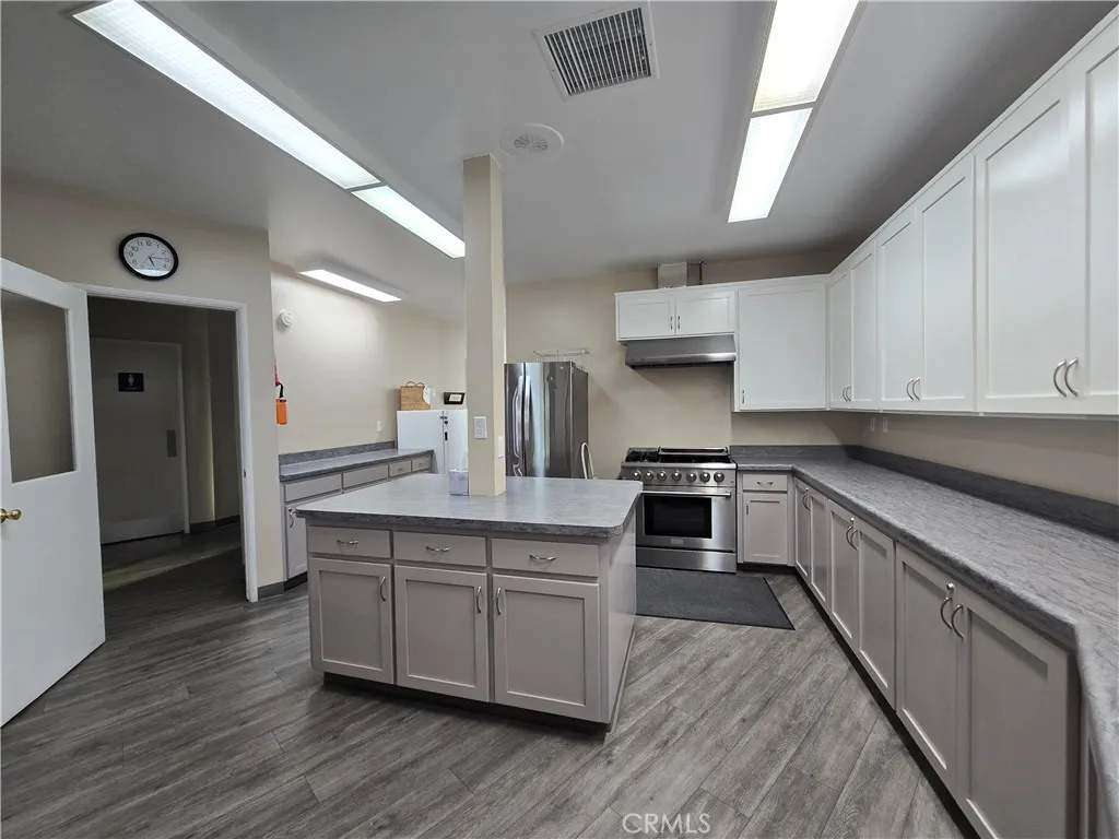 1140 Amberwood Drive, Hemet, California 92543 home-pic-54