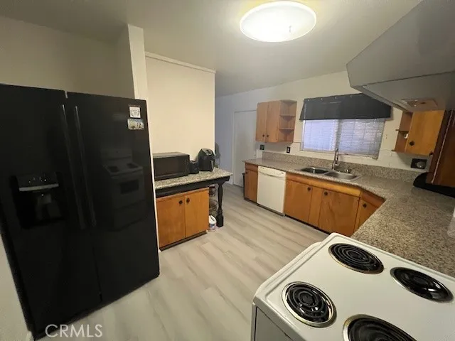 1140 Amberwood Drive, Hemet, California 92543 home-pic-17