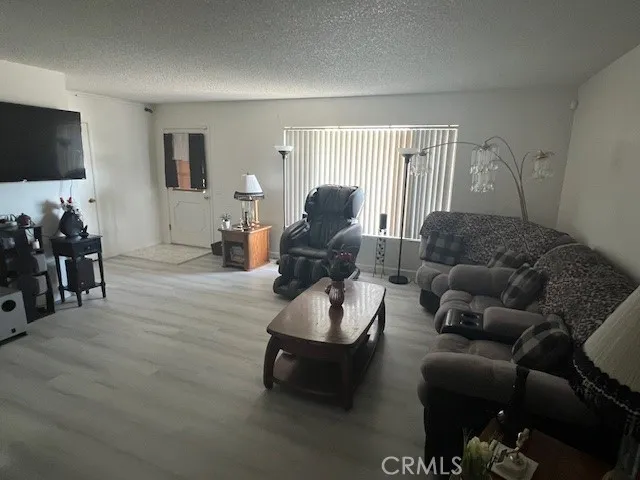 1140 Amberwood Drive, Hemet, California 92543 home-pic-12