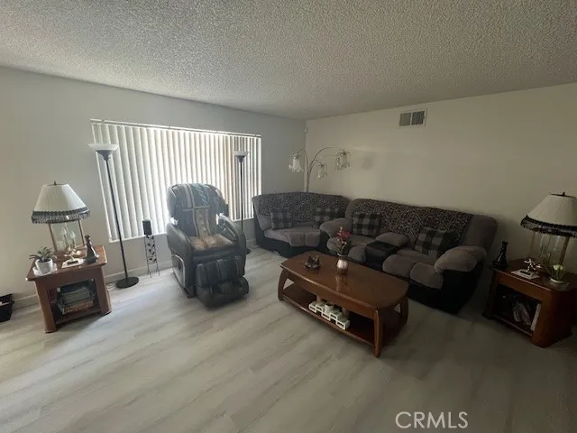 1140 Amberwood Drive, Hemet, California 92543 home-pic-10