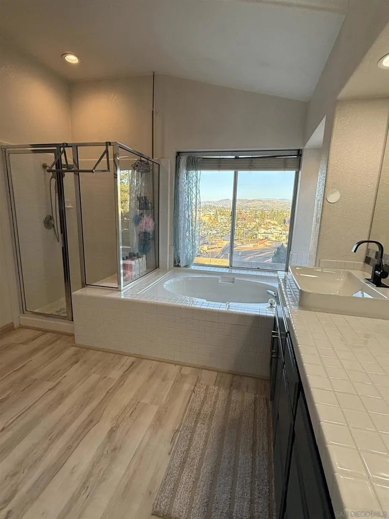 , Escondido, California 92029 home-pic-22