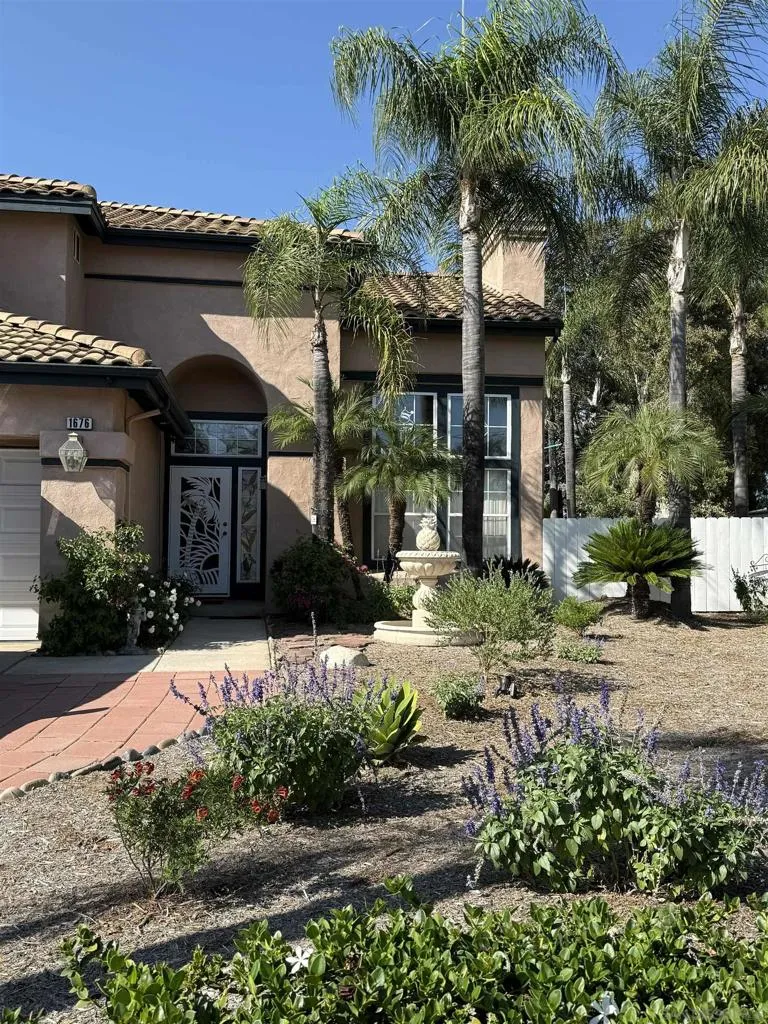 , Escondido, California 92029 home-pic-1