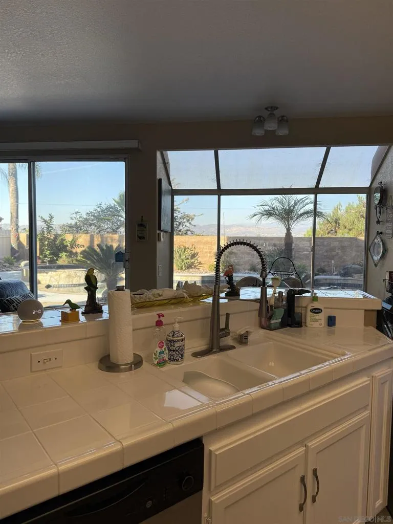 , Escondido, California 92029 home-pic-12