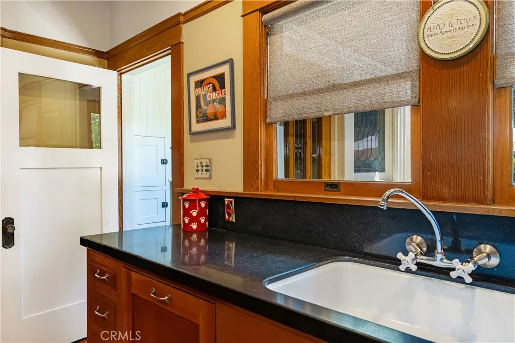 155 N Cleveland Street, Orange, California 92866 home-pic-12