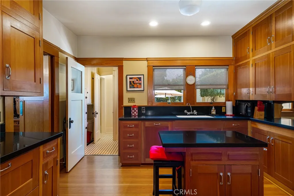 155 N Cleveland Street, Orange, California 92866 home-pic-11