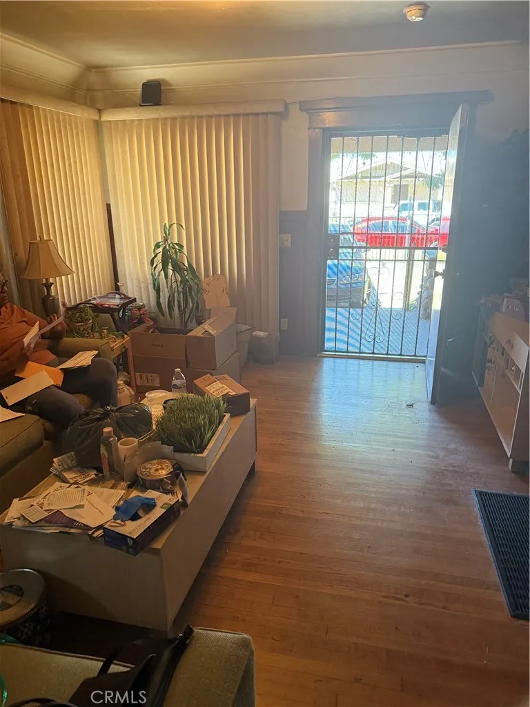 1340 W 58th, Los Angeles, California 90044 home-pic-2