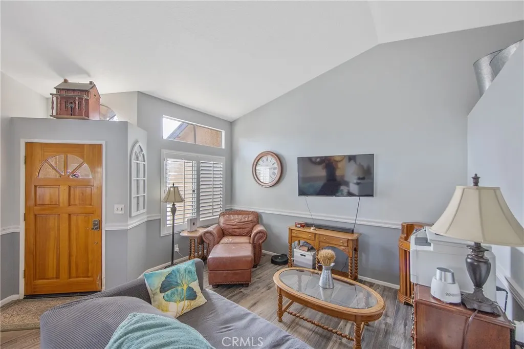 28123 Seco Canyon 94, Saugus, California 91390 home-pic-8