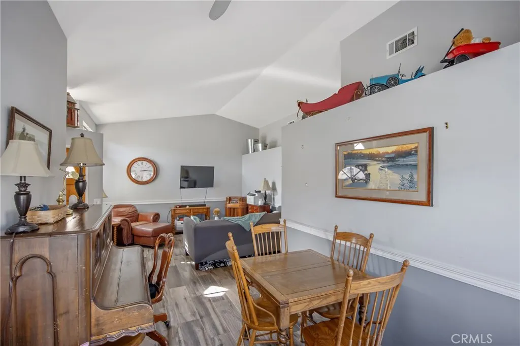 28123 Seco Canyon 94, Saugus, California 91390 home-pic-6