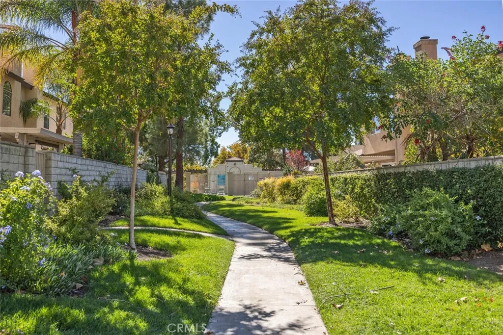 28123 Seco Canyon 94, Saugus, California 91390 home-pic-22