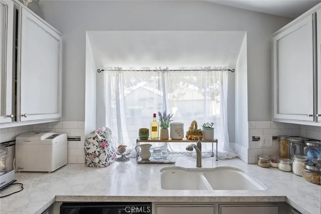 28123 Seco Canyon 94, Saugus, California 91390 home-pic-15