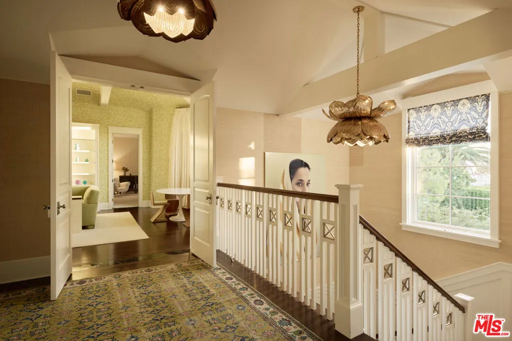 250 N Carolwood Drive, Los Angeles, California 90077 home-pic-18
