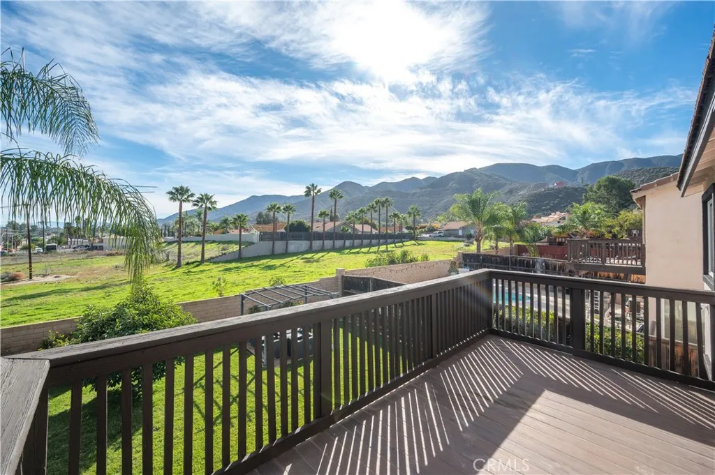 33108 Windward Way, Lake Elsinore, California 92530 home-pic-33