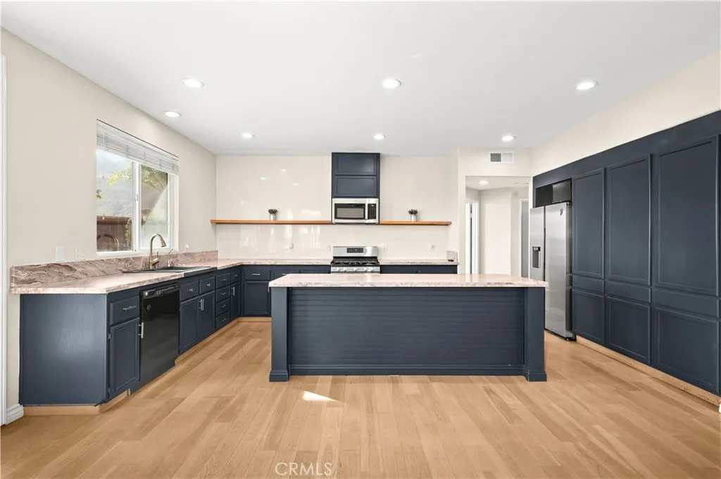 33108 Windward Way, Lake Elsinore, California 92530 home-pic-6