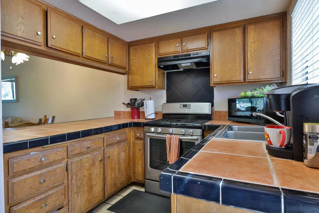 319 Tava Lane, Palm Desert, California 92260 home-pic-11