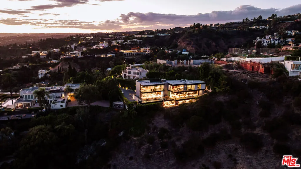 9199 Thrasher Avenue, Los Angeles, California 90069 home-pic-31