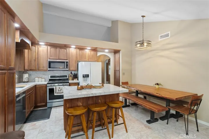 25047 Parkcrest Drive, Murrieta, California 92562