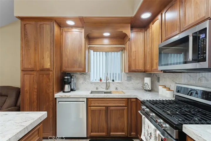 25047 Parkcrest Drive, Murrieta, California 92562