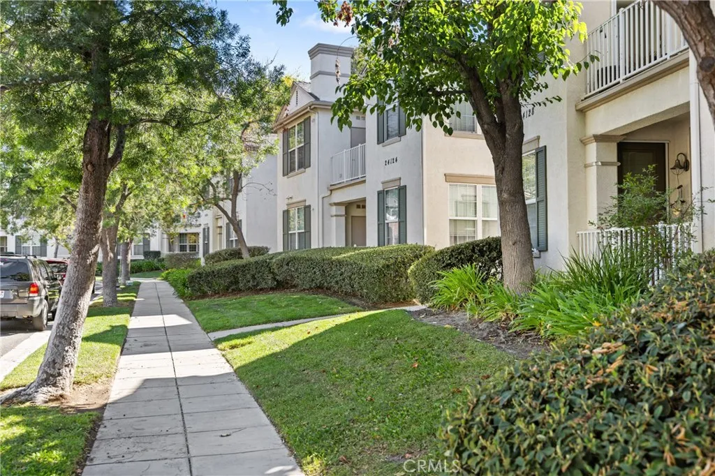 24120 Victoria 47, Valencia, California 91355 home-pic-25